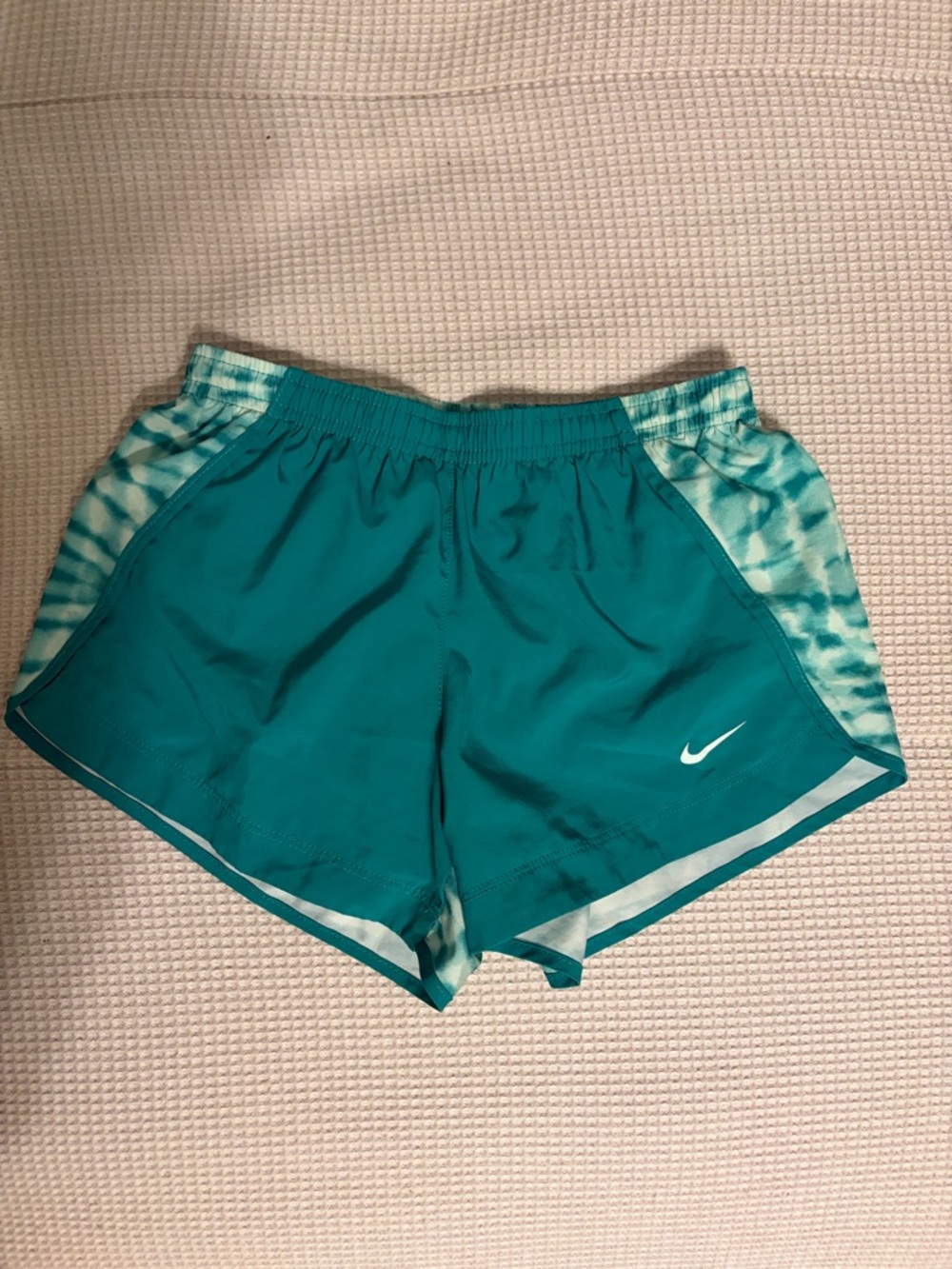 Nike shorts girls medium